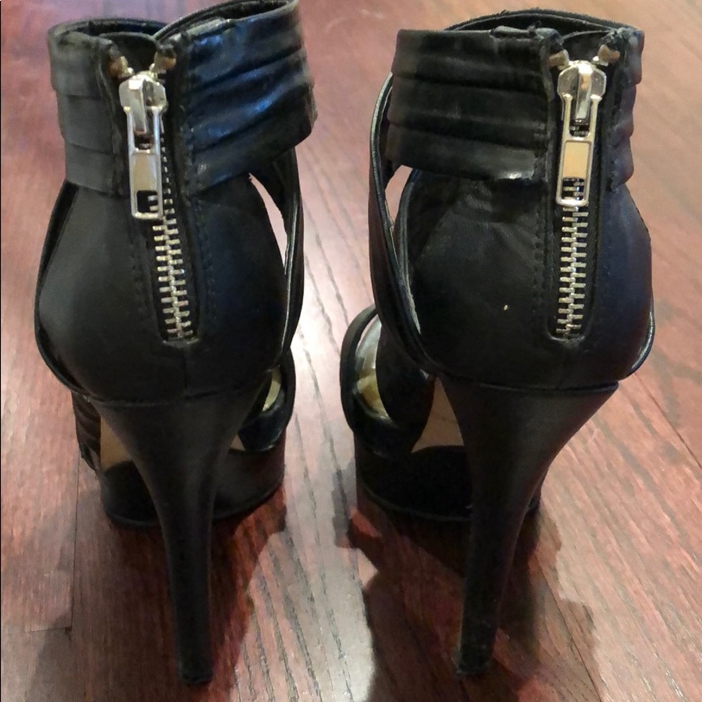 High heels - Picture 3 of 3